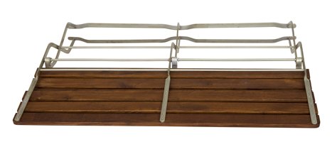 Liggend op een biertuin bank