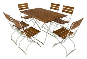 Bier tuinmeubelen voor zes personen.