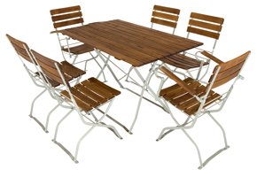 Combinatie bier tuinmeubelen met armleuning en zonder armleuning.