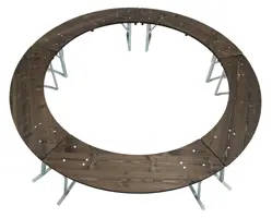 Bierbankjes naar biertent 151 in een cirkel.