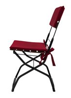 Zitkussen vastgemaakt met knopen.