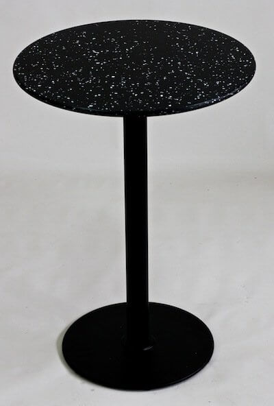 Nr. 62 Staande tafel met kolom en polyethyleen blad